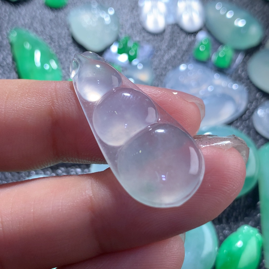 翡翠颈饰未镶嵌缅甸