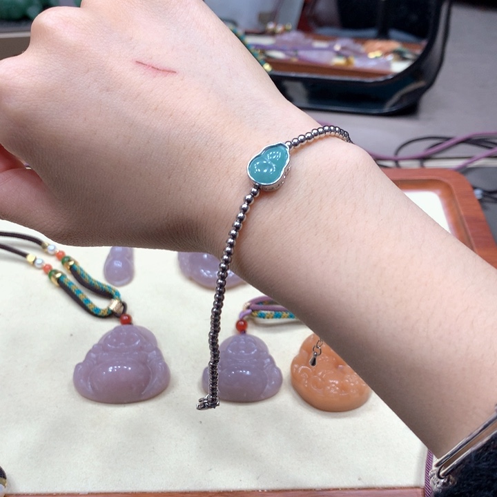 石英质玉合金颈饰