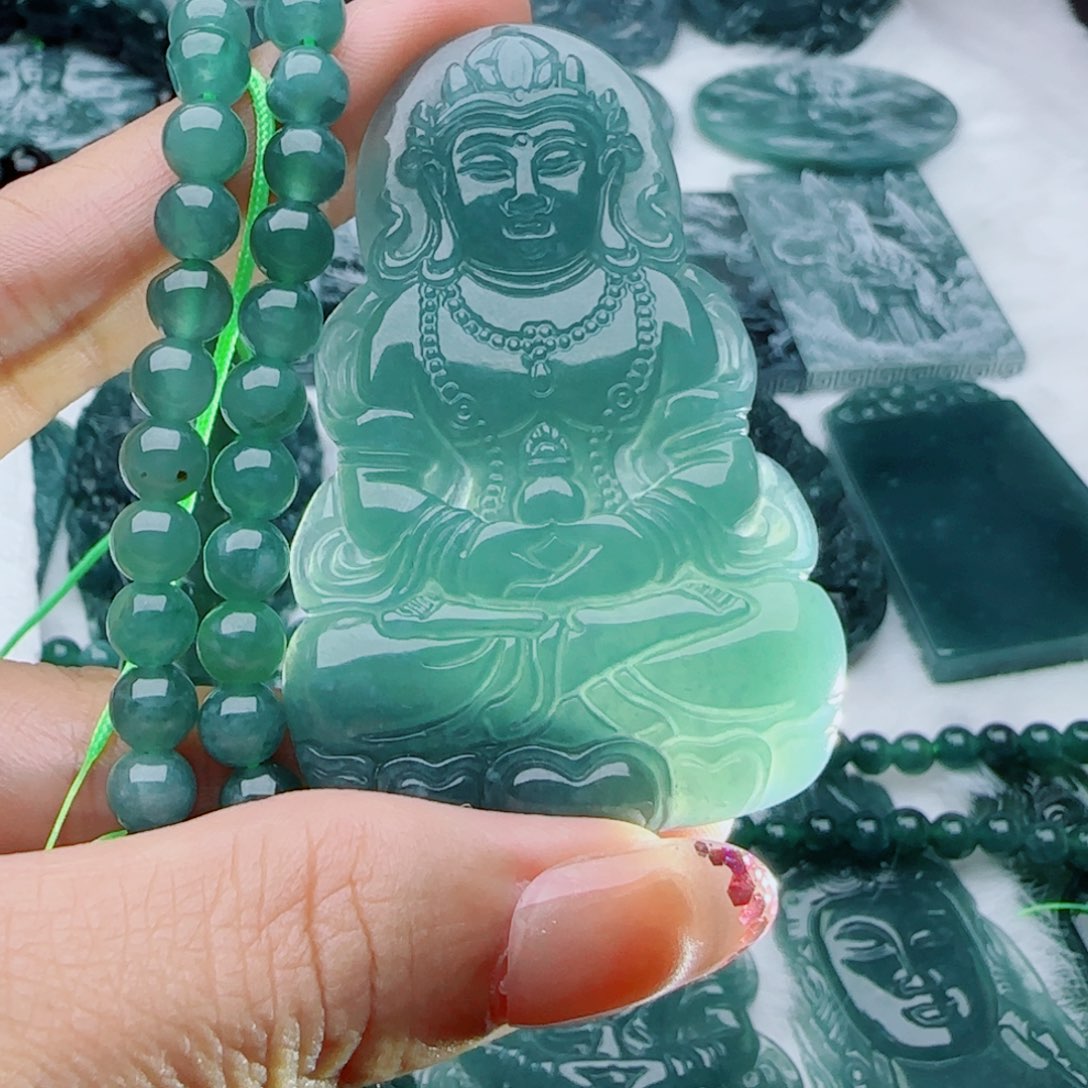 颈饰未镶嵌翡翠多样性发货天然的A货翡翠