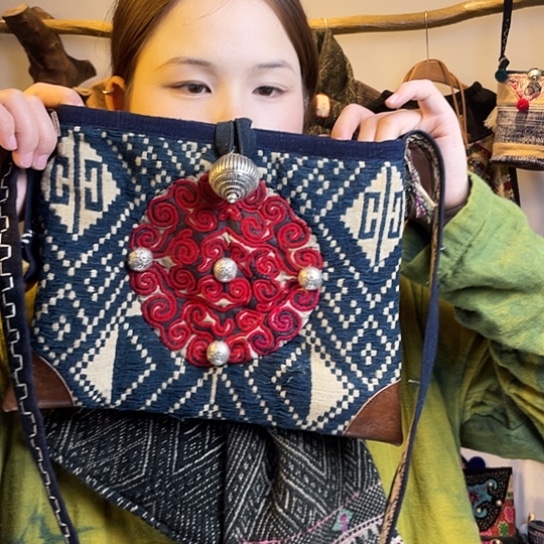 织绣手工制作包包