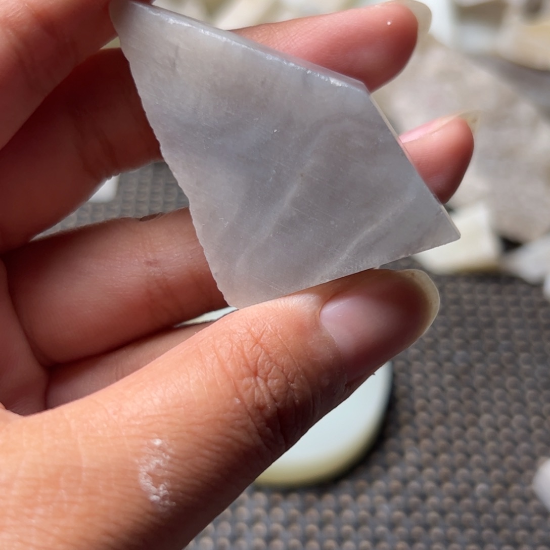 和田玉未镶嵌项链瑕疵