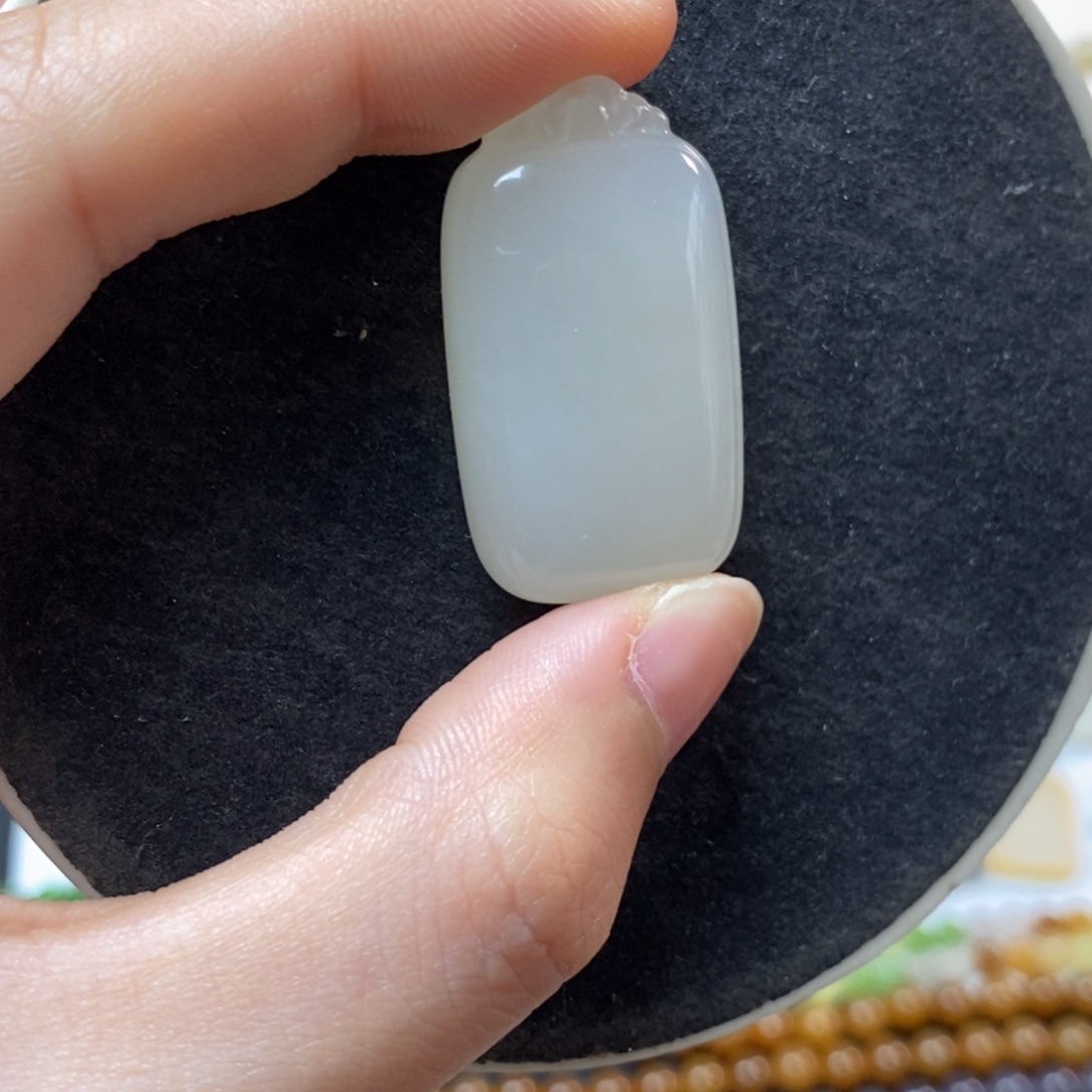 和田玉未镶嵌颈饰和田玉清水牌子