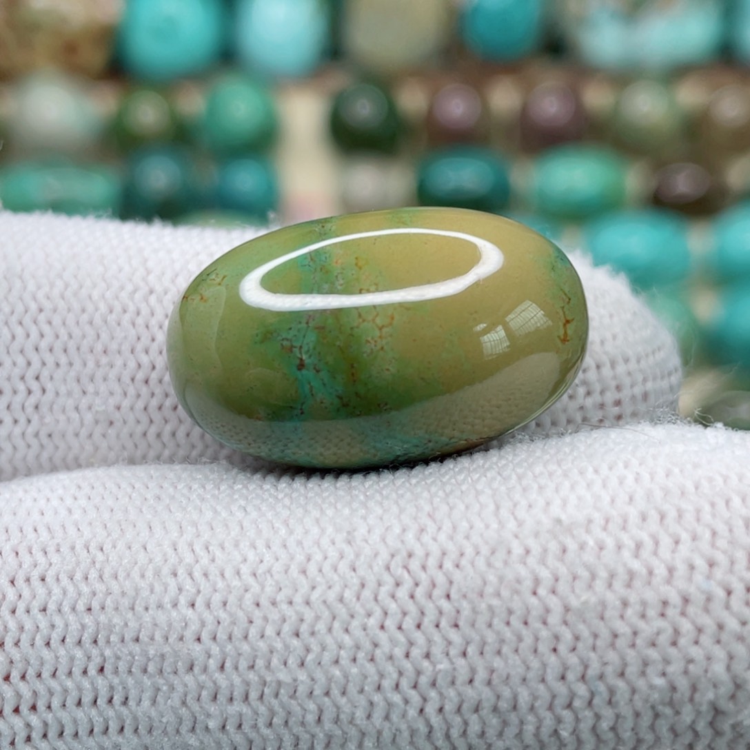 未镶嵌绿松石颈饰