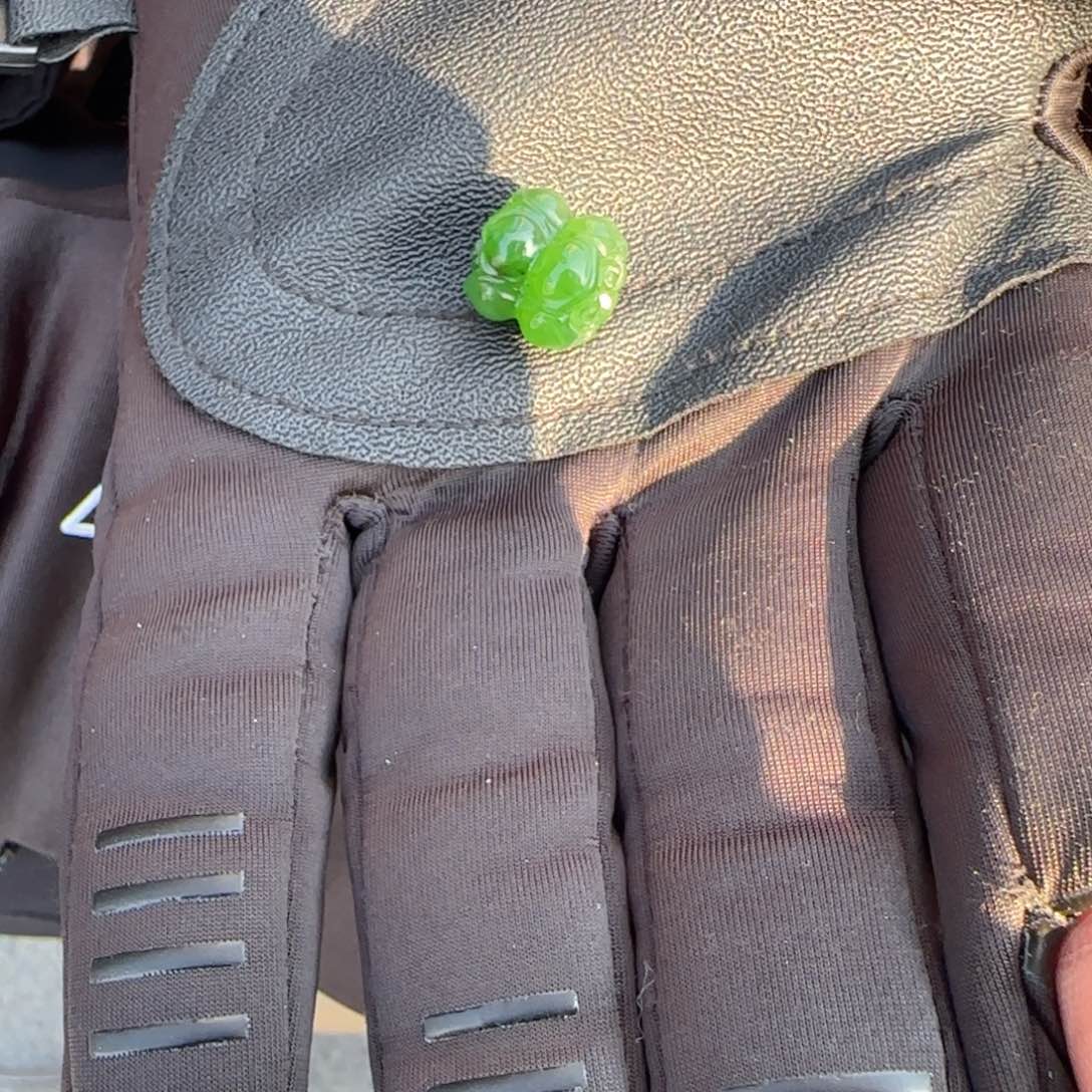 和田玉未镶嵌颈饰老料并蒂莲