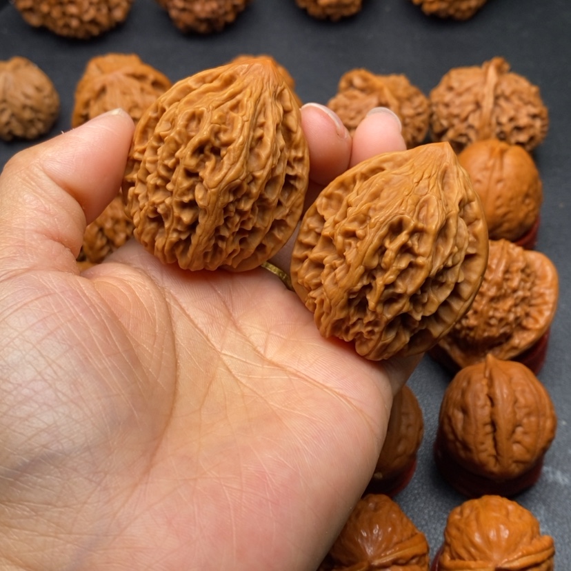 【闪购商品】文玩核桃把件枫叶40