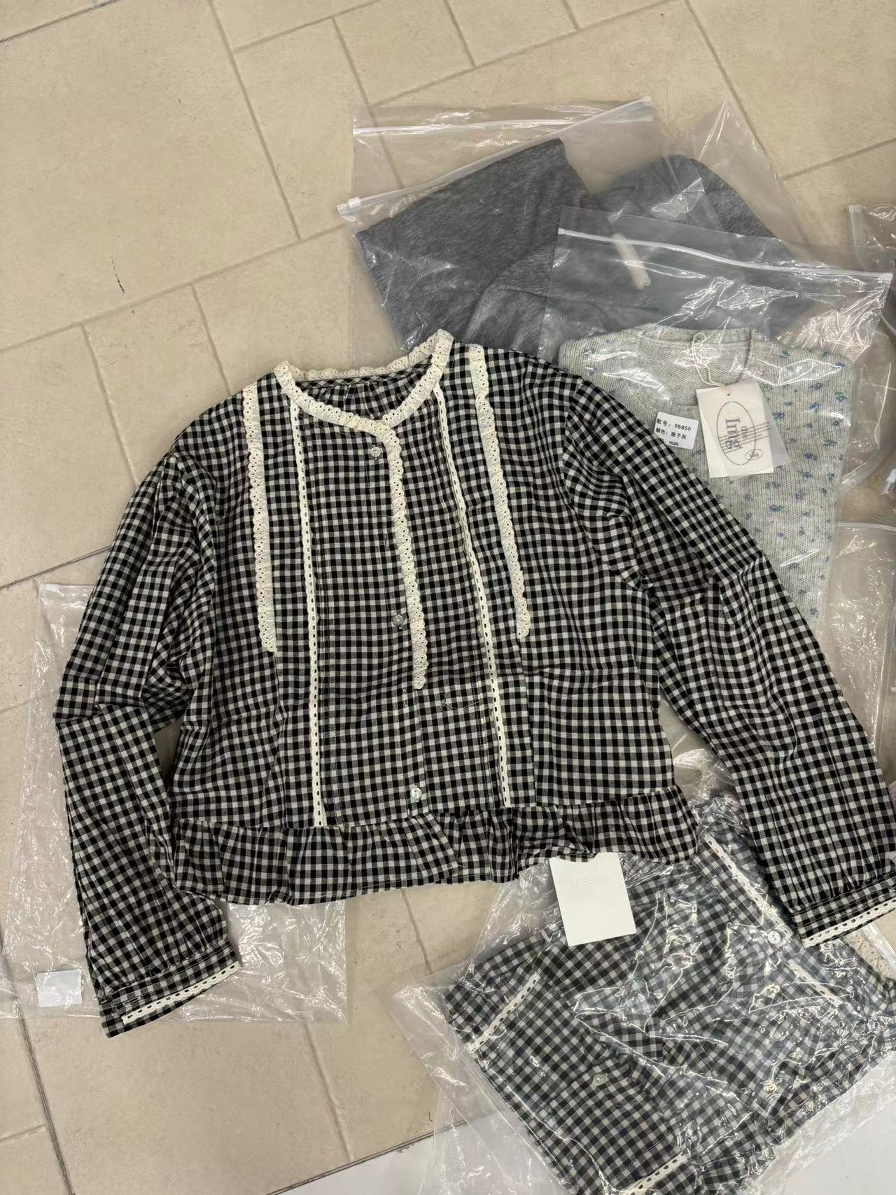 金子家春款上新 格子小衫 衣长51、胸围100 不支持7天无理由退换