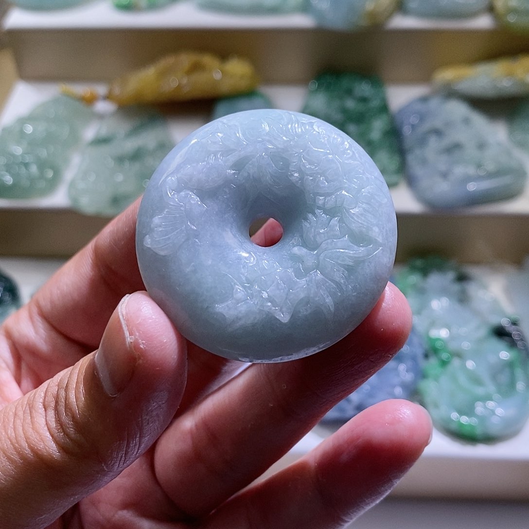 【闪购商品】翡翠颈饰未镶嵌喜上眉梢