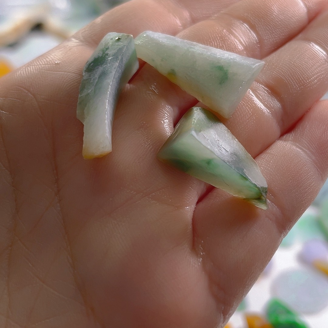 颈饰未镶嵌翡翠a