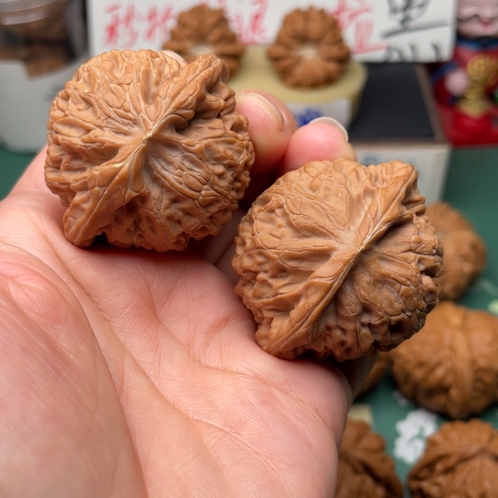 【闪购商品】文玩核桃吊坠45全品宫灯