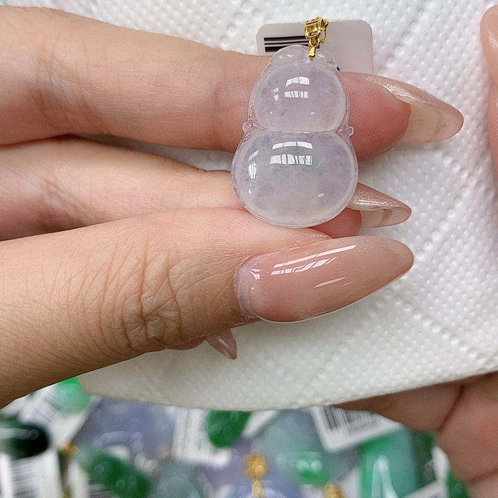 颈饰18K金镶嵌翡翠