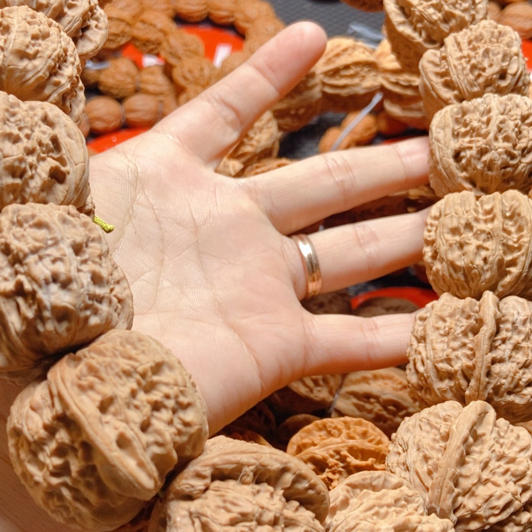 文玩核桃手串村*.白狮子