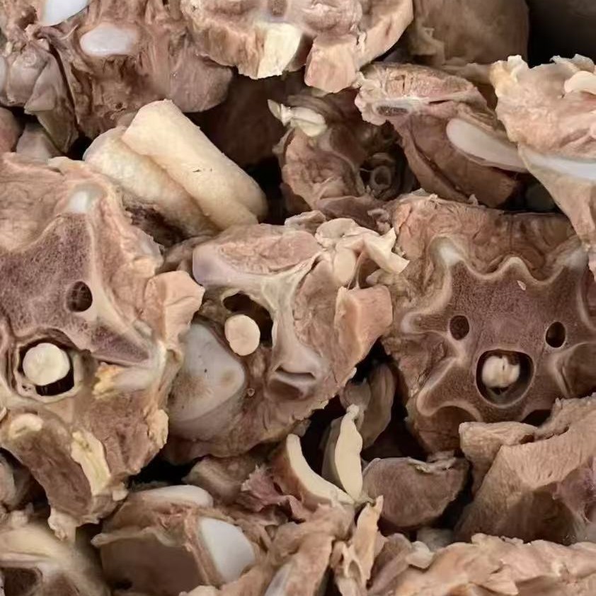 鲜嫩多汁半肉脖骨