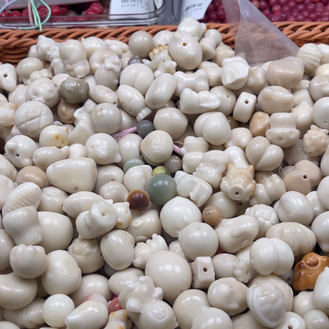 吊坠白玉菩提y x02/25以下/5颗白色象牙果果瑕发不一样