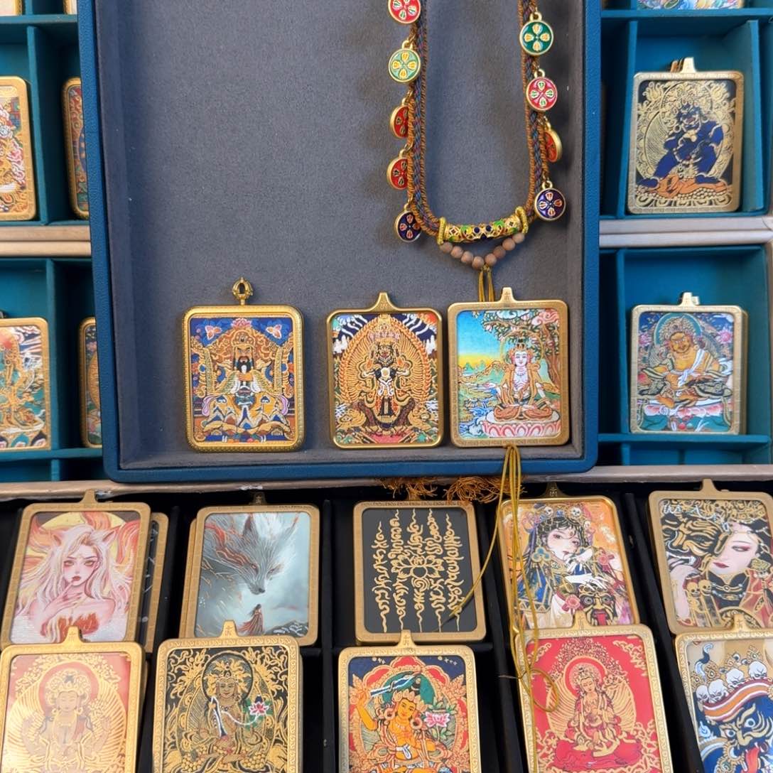 吊坠江****人唐卡………………