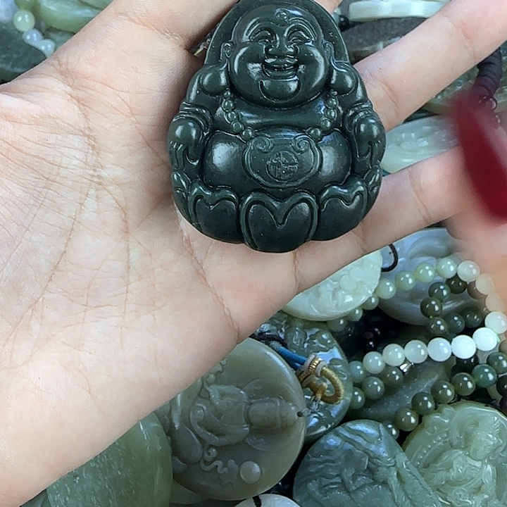 颈饰未镶嵌和田玉
