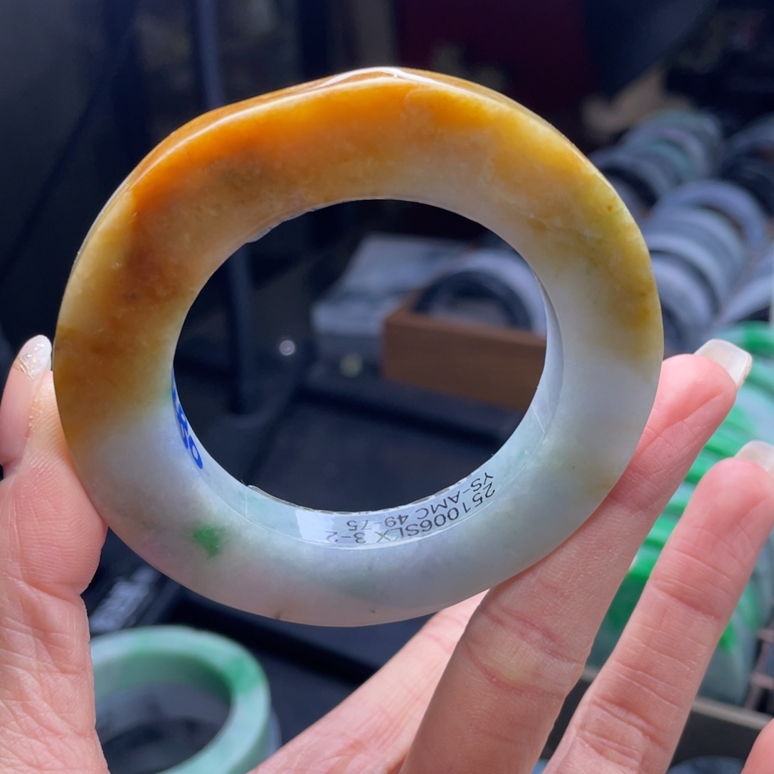 定制翡翠未镶嵌翡翠手镯