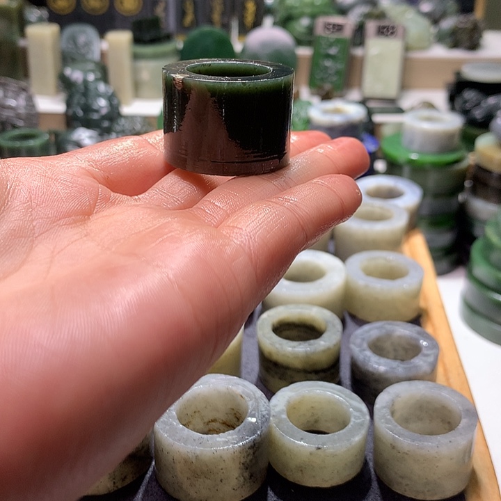 和田玉未镶嵌珠宝半成品