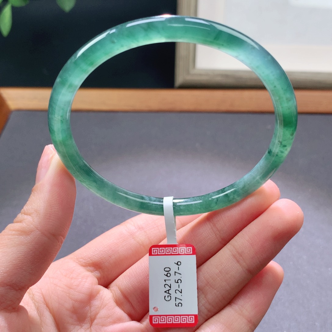 翡翠手镯未镶嵌天然翡翠手镯