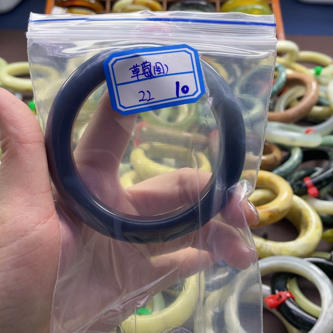 ****蛇纹石玉未镶嵌手镯