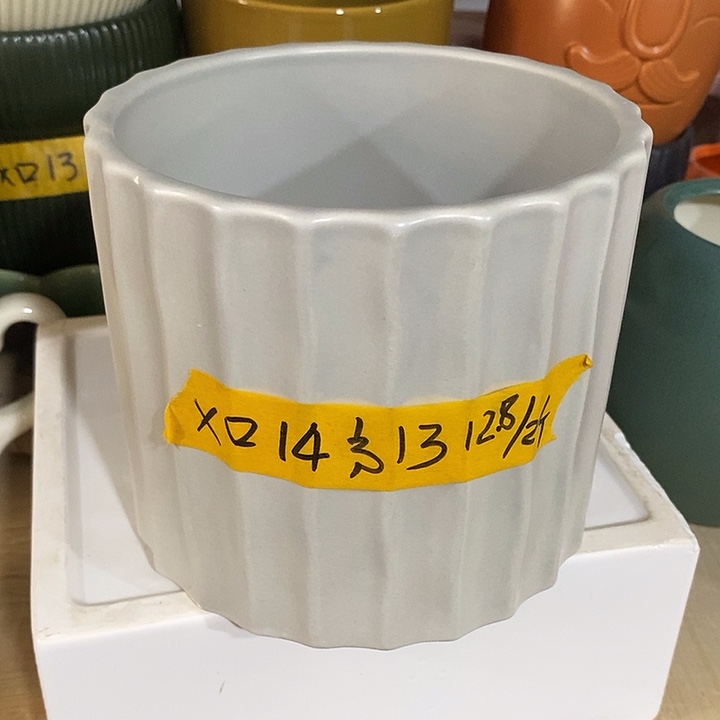 陶瓷花盆有孔 瑕疵介意勿拍 