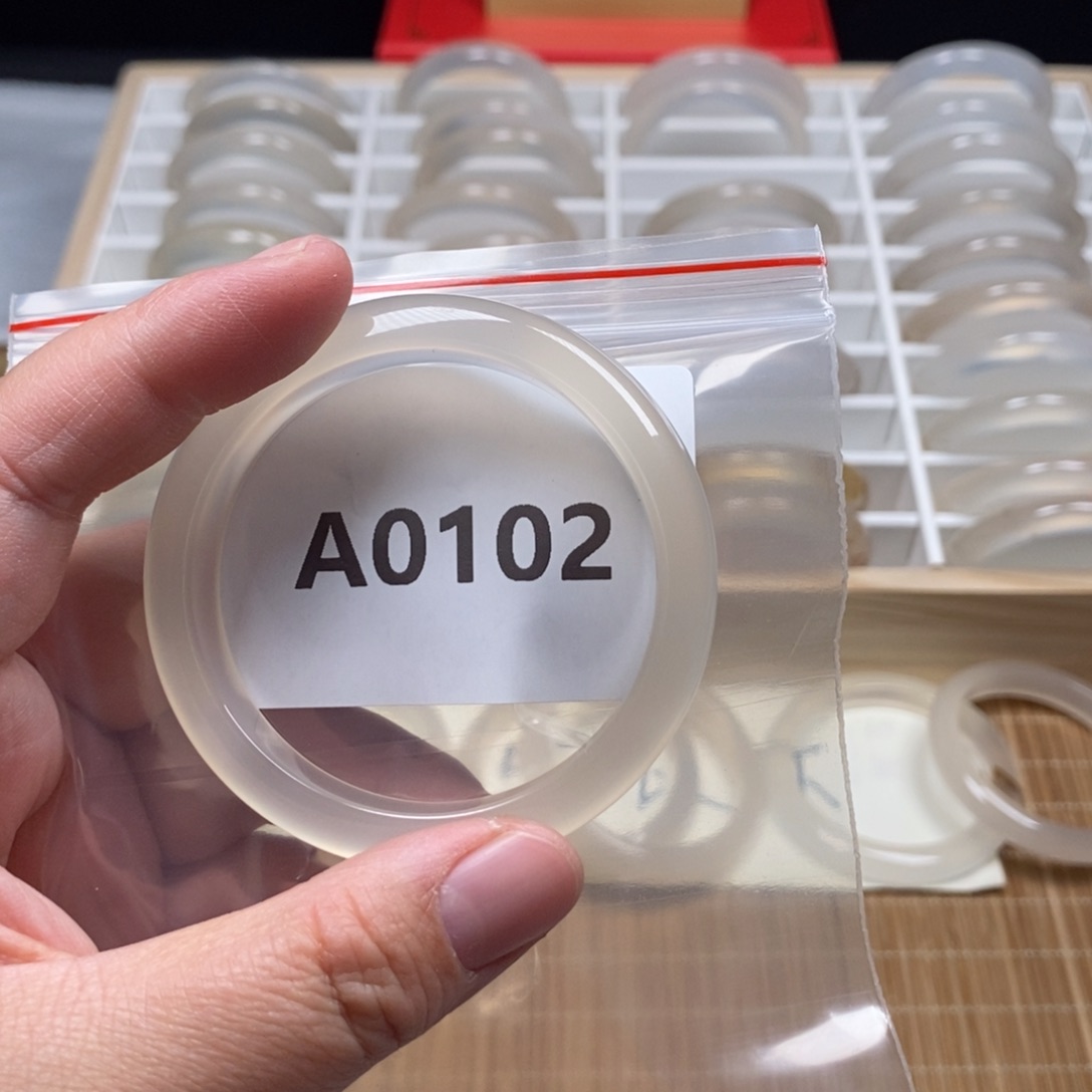 6***宝玛瑙/玉髓未镶嵌手镯