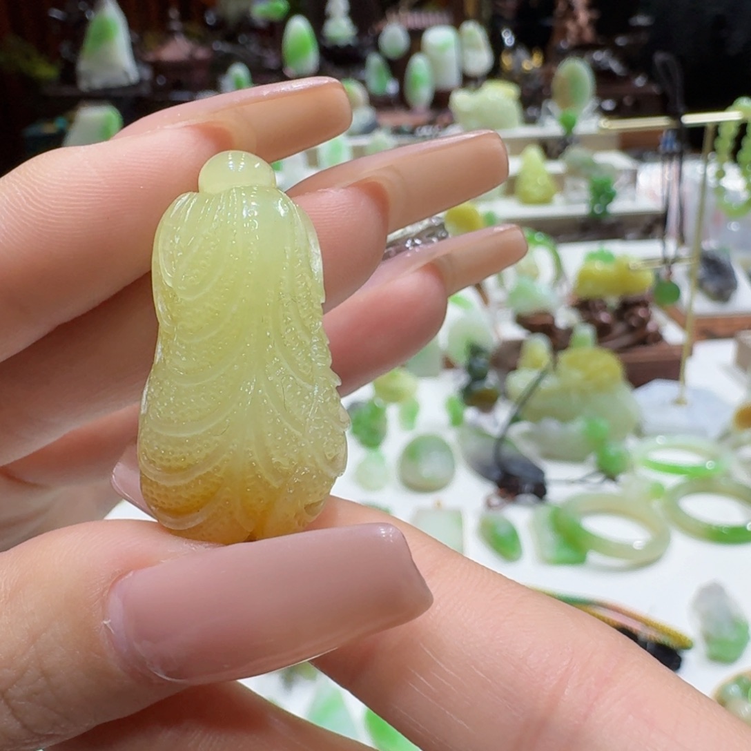 和田玉未镶嵌颈饰糖黄白菜