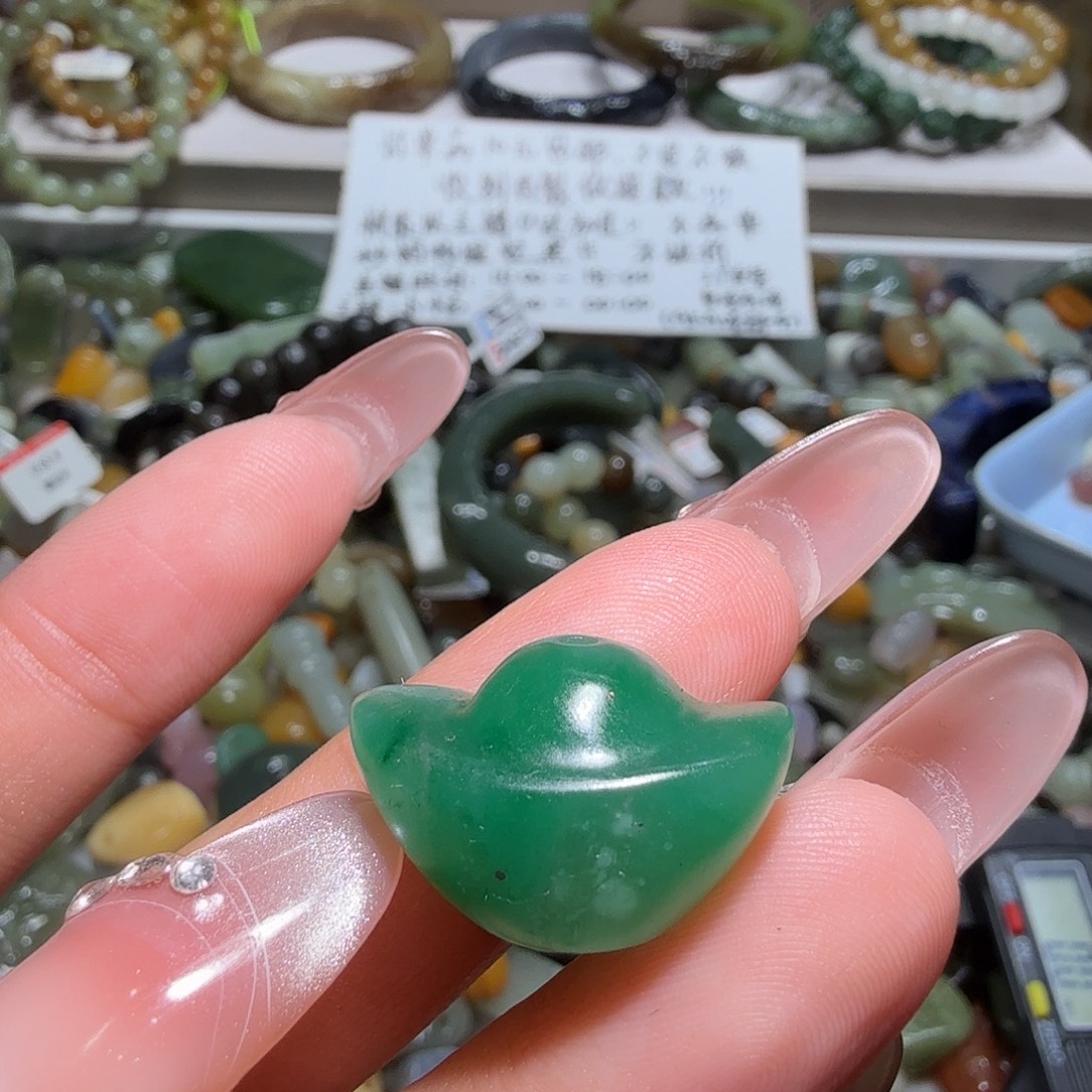 和田玉未镶嵌珠宝奇石