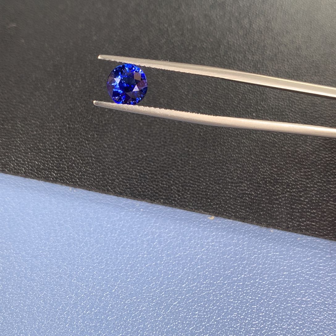 蓝宝石裸石未镶嵌1.47 皇家蓝