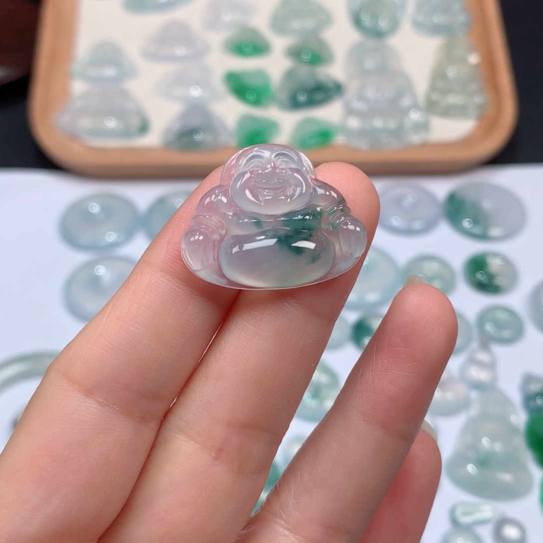 翡翠颈饰未镶嵌冰种飘花佛公