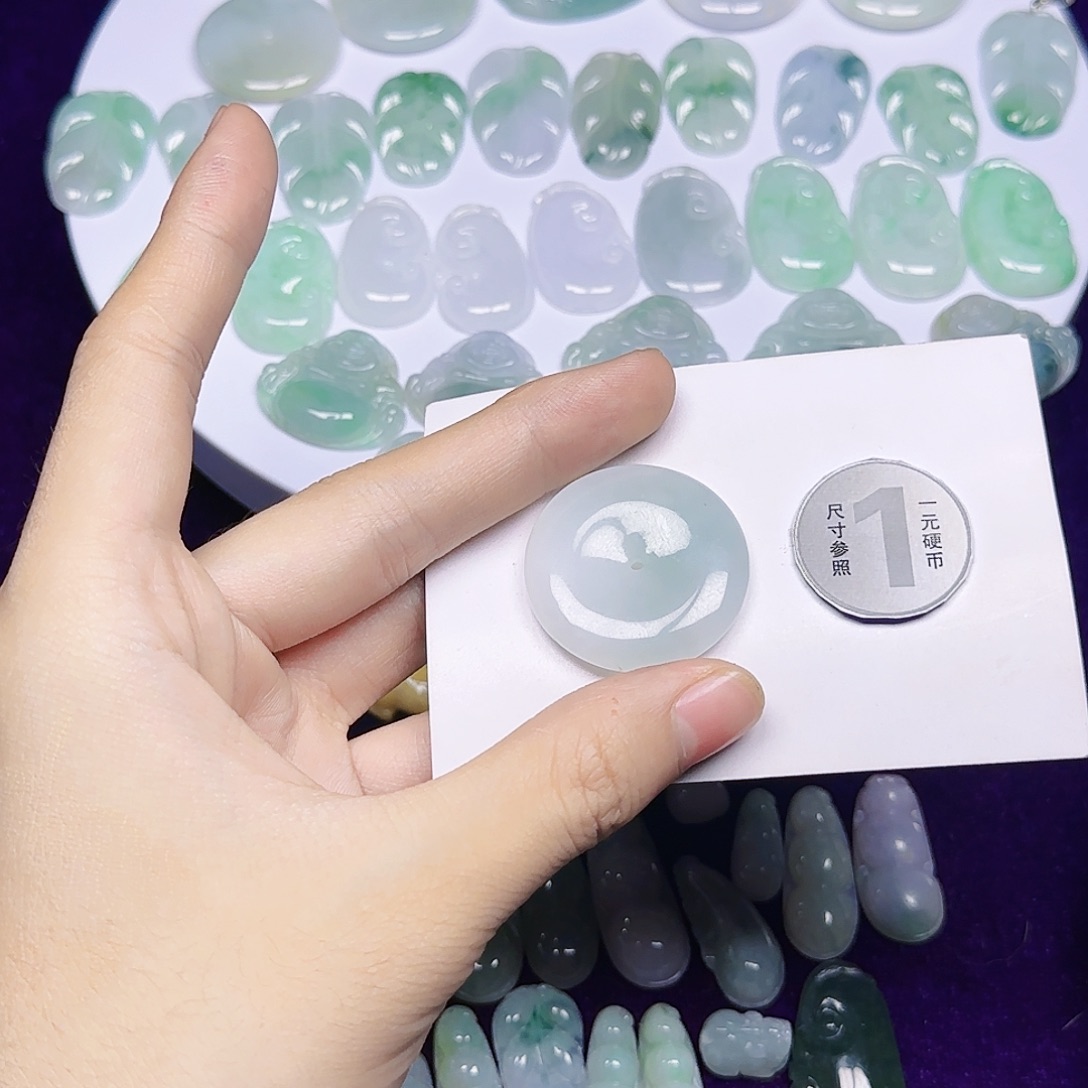 翡翠未镶嵌颈饰翡翠