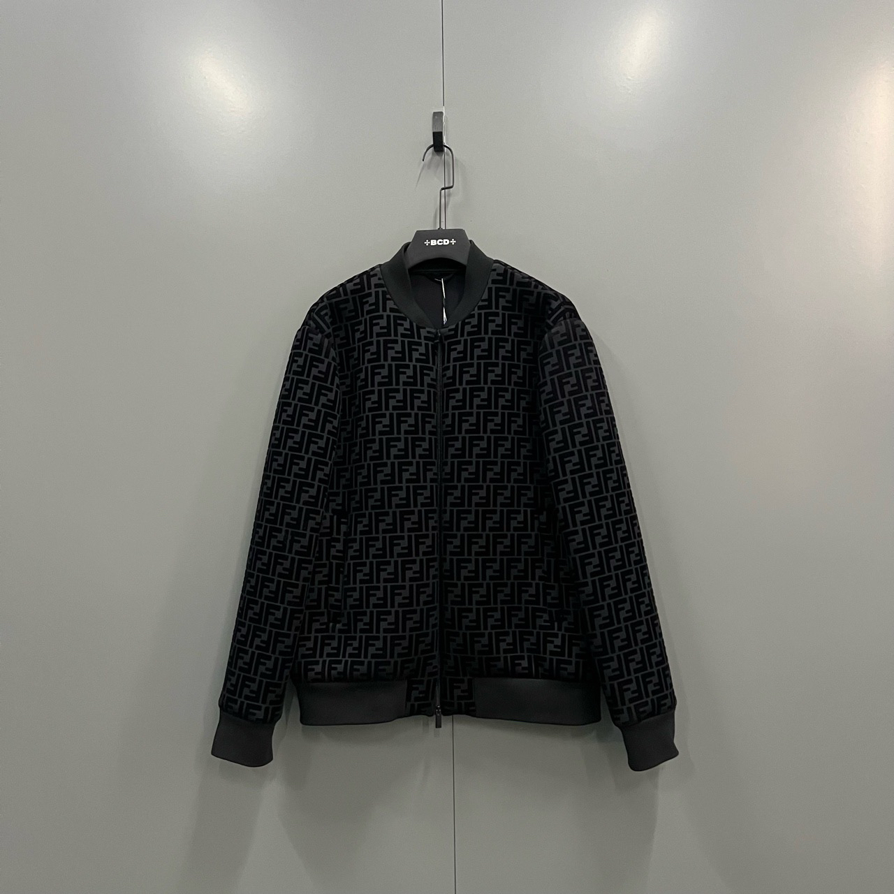 （jp）114 FENDI 芬迪 满印植绒FF拉链外套 50码/98新/22500/