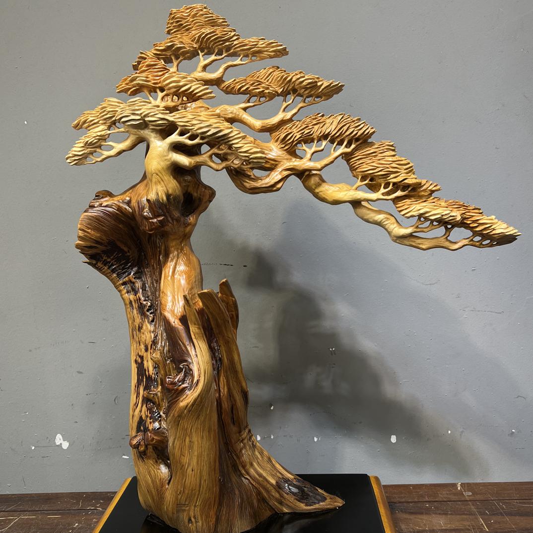 太行崖柏精雕新品，迎客松，规格长56宽27高75