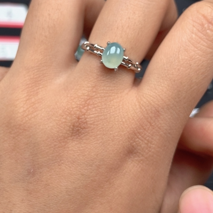 翡翠未镶嵌戒指戒指