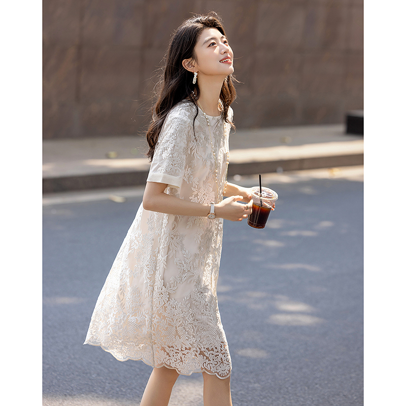 【重百专属】德·玛纳法式夏季细腻蕾丝刺绣提花短袖直筒连衣裙