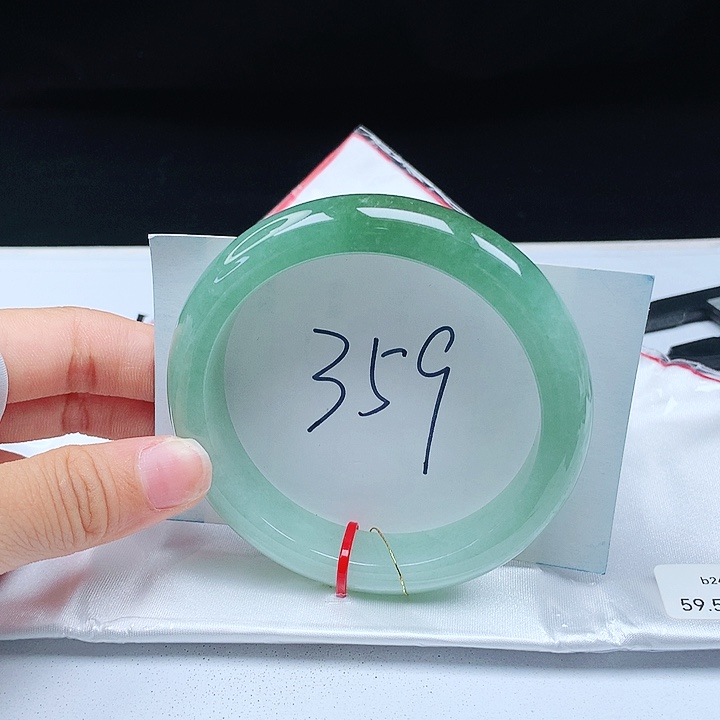 翡翠手镯未镶嵌59+正圈