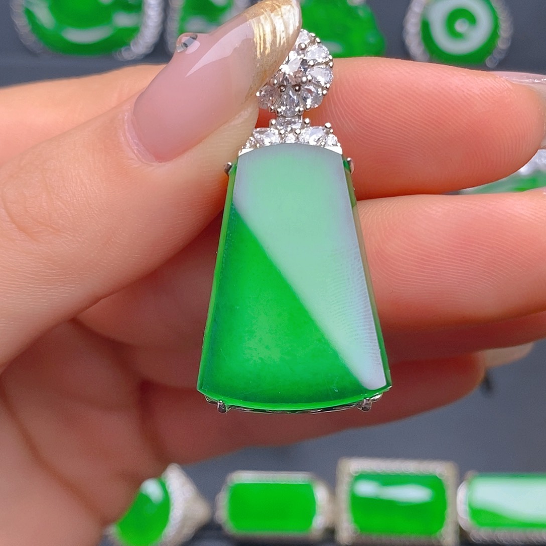 颈饰银S925镶嵌翡翠