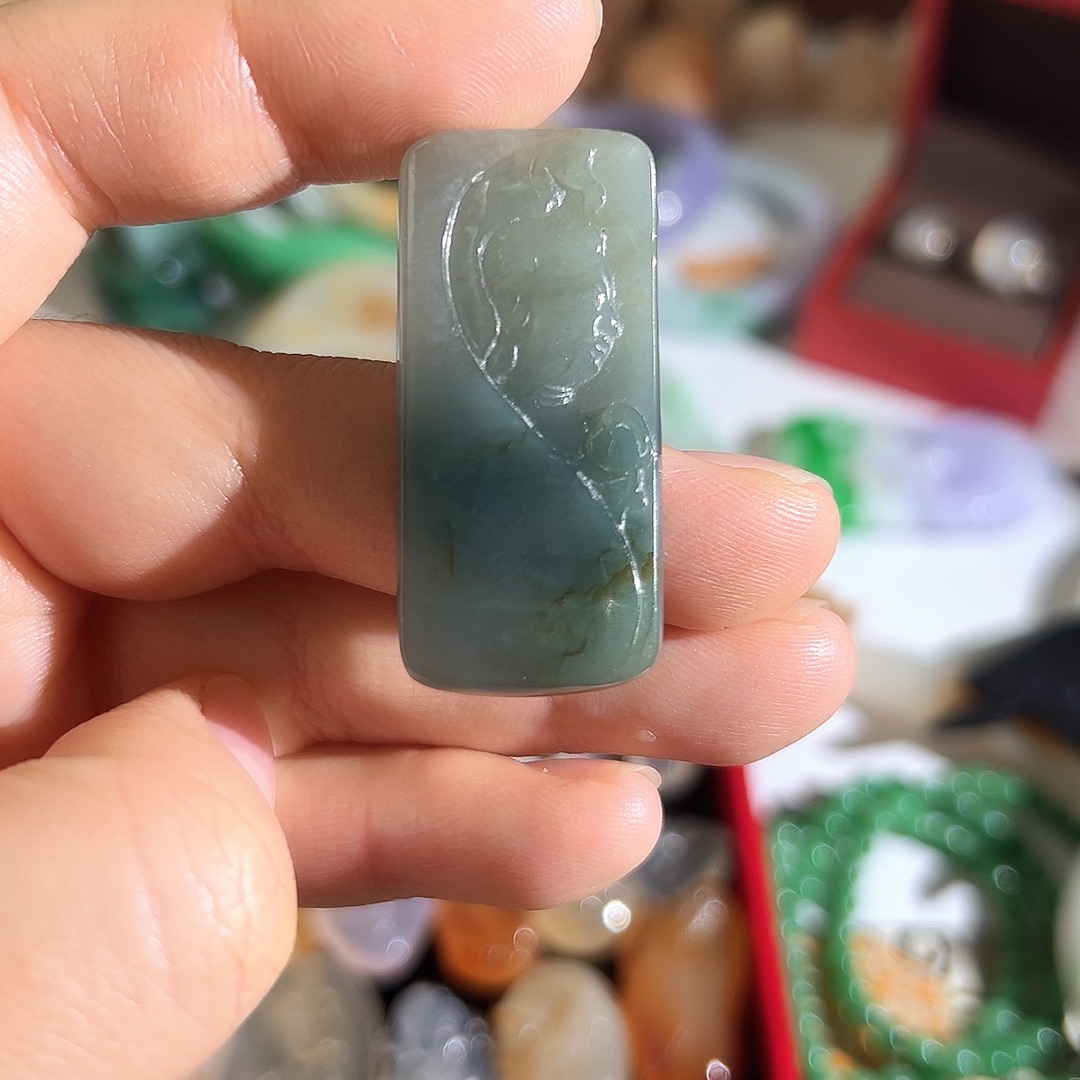 翡翠未镶嵌颈饰翡翠观音特价不退