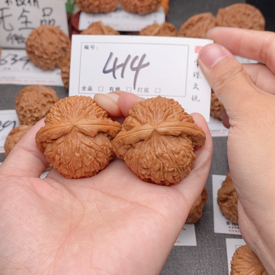 文玩核桃吊坠45白狮子414