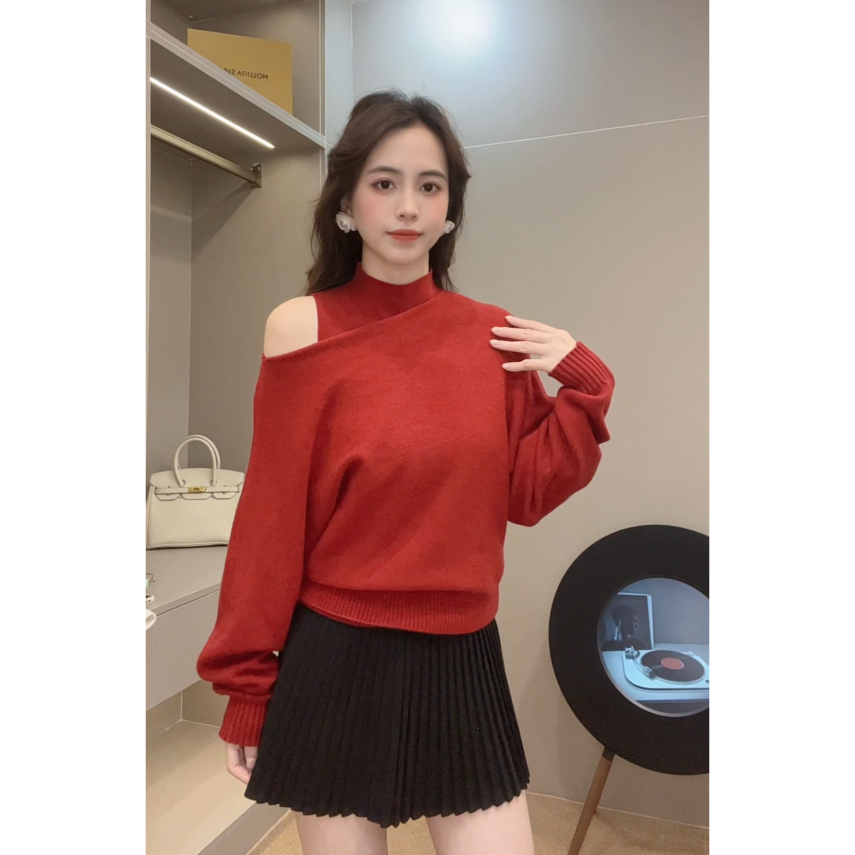 敏敏推荐【节日战袍】氛围感高领露肩背心毛衣两件套装女