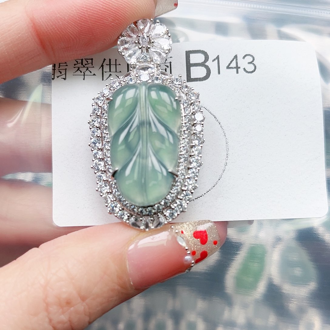 翡翠颈饰未镶嵌翡翠143