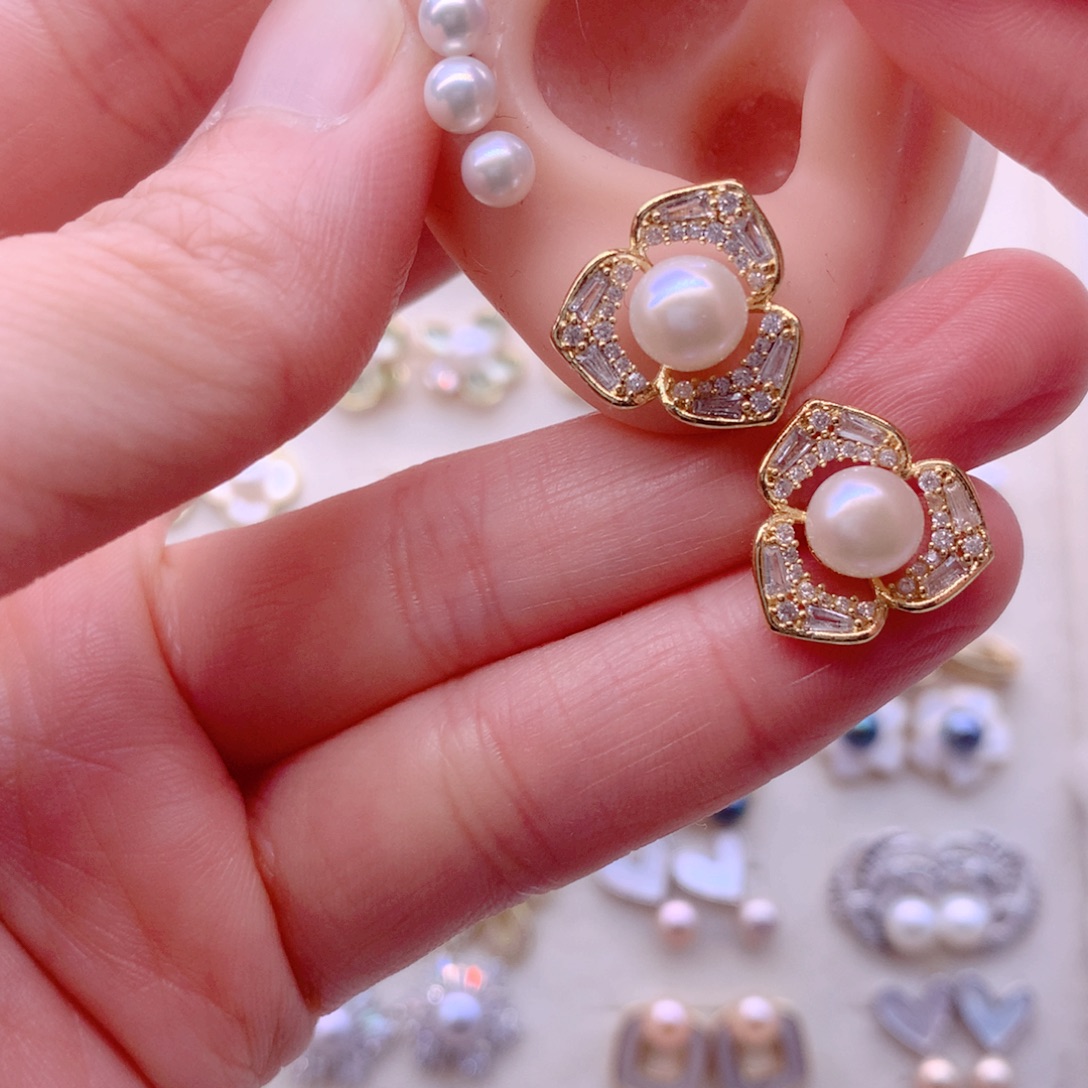 淡水珍珠合金耳饰