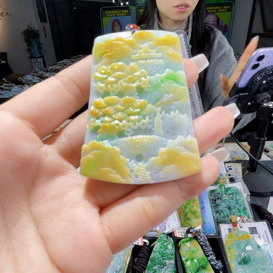 颈饰未镶嵌翡翠一