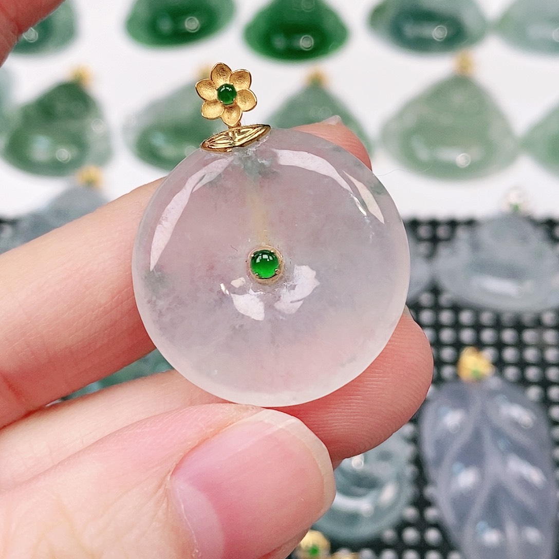 翡翠18K金镶嵌颈饰