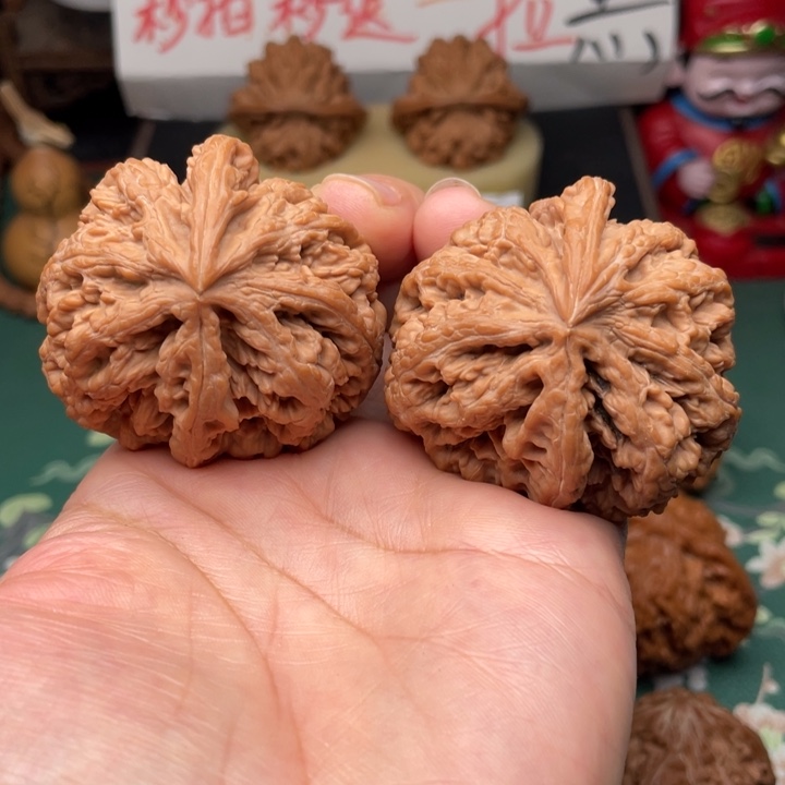 【闪购商品】把件文玩核桃45全品粗筋鹰嘴