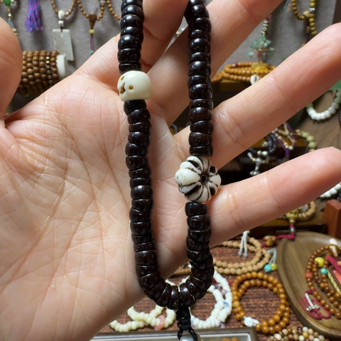 椰蒂吊坠椰蒂吊坠