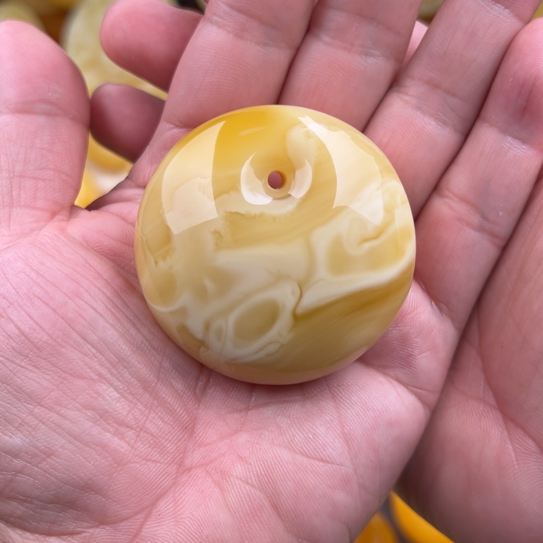 琥珀颈饰未镶嵌纯天然蜜蜡