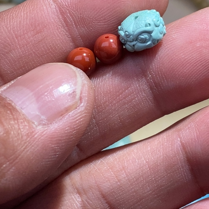 南红玛瑙珠宝半成品未镶嵌田***?
