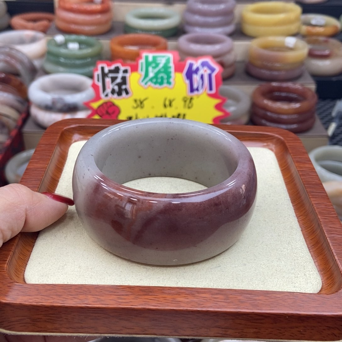 石英质玉手镯未镶嵌