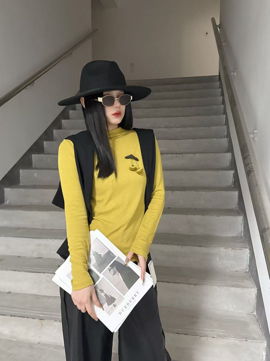 立体装饰圆领拼接常规老钱风T恤打底衫长袖运动秋冬女士修身
