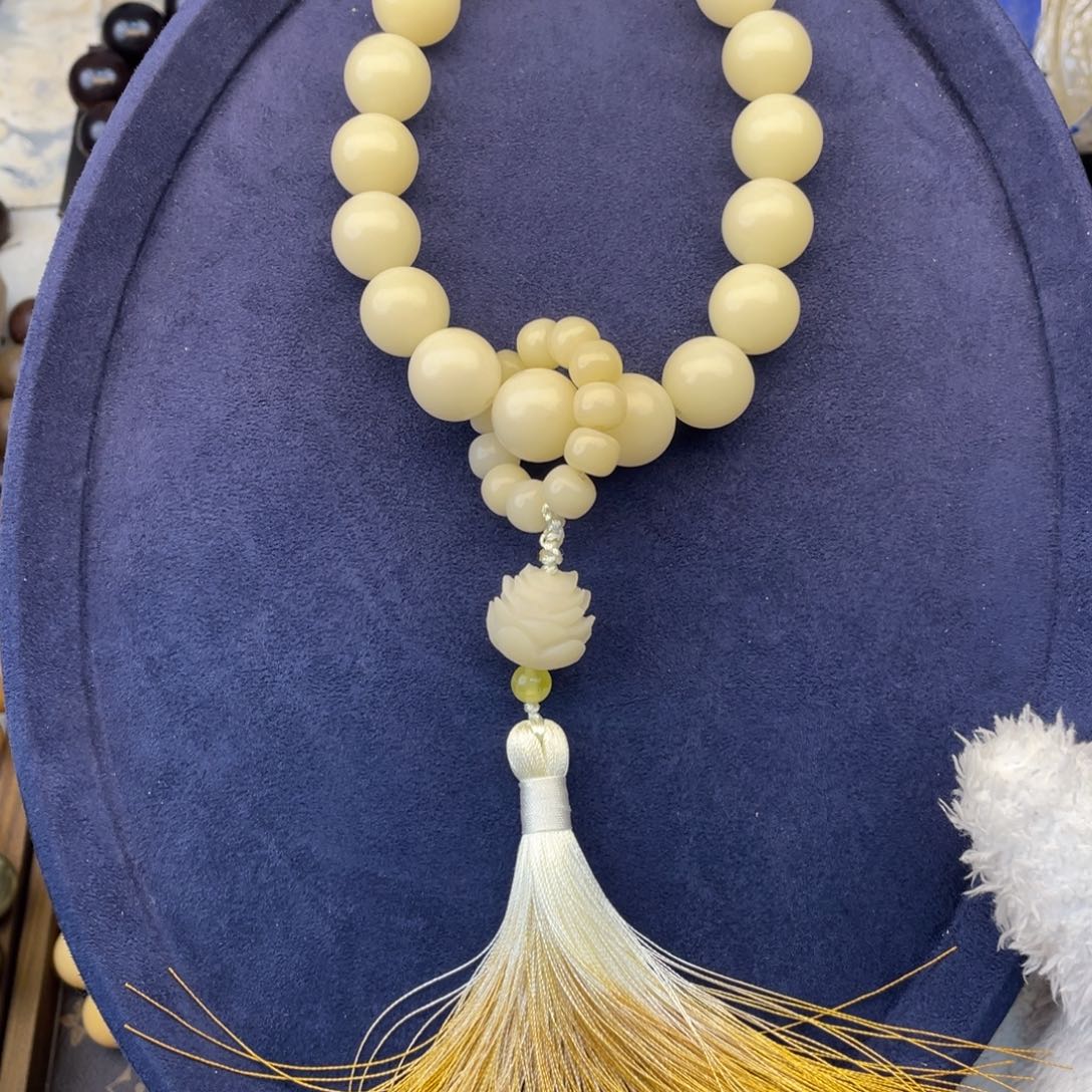 龙脊菩提吊坠18手持